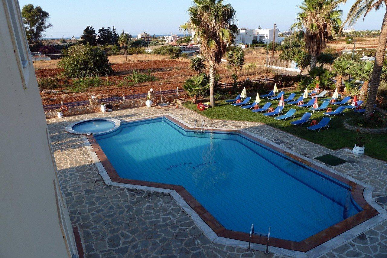 Cretan Family Apartments Малія Екстер'єр фото